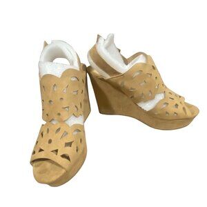 Chinese Laundry In Love Micro Suede Scalloped Cutout Wedge Sandals in Camel Sz 7